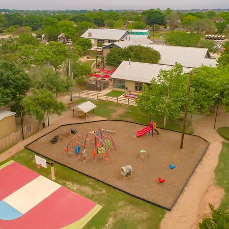 Sun Retreats Texas Hill Country Hotel New Braunfels Exterior photo