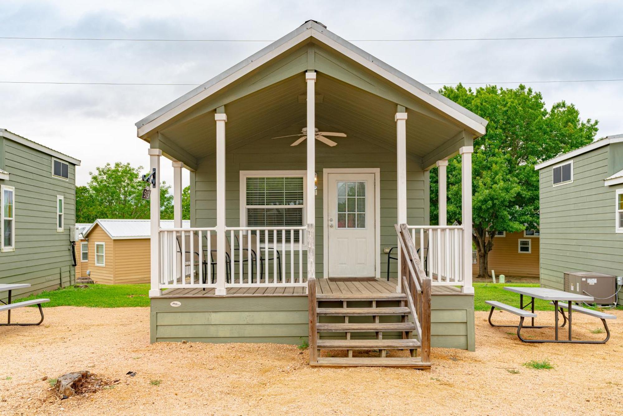 Sun Retreats Texas Hill Country Hotel New Braunfels Exterior photo